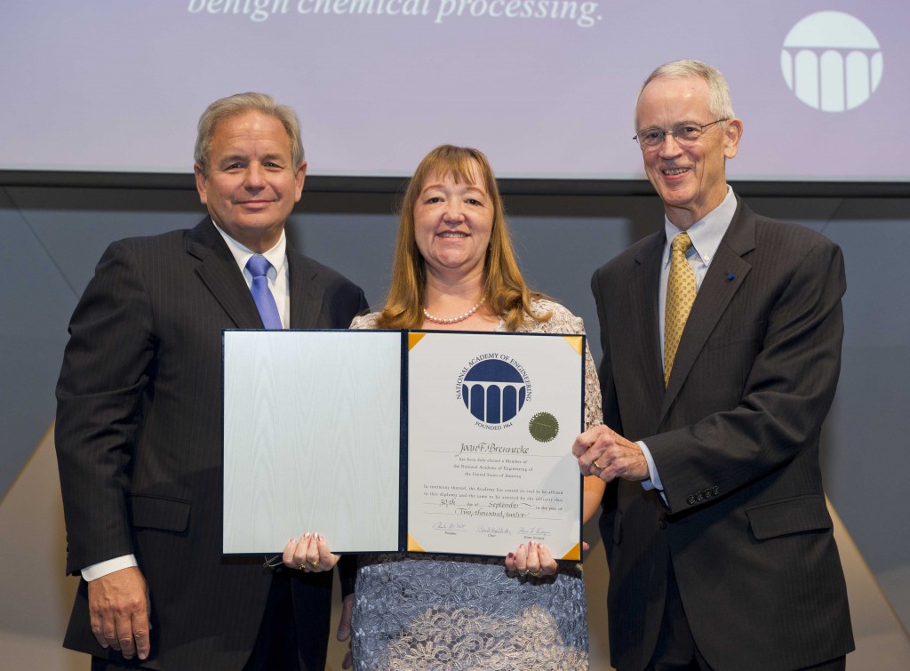 Joan Brennecke receiving her certificate of membership to the National Acadamy of Engineering